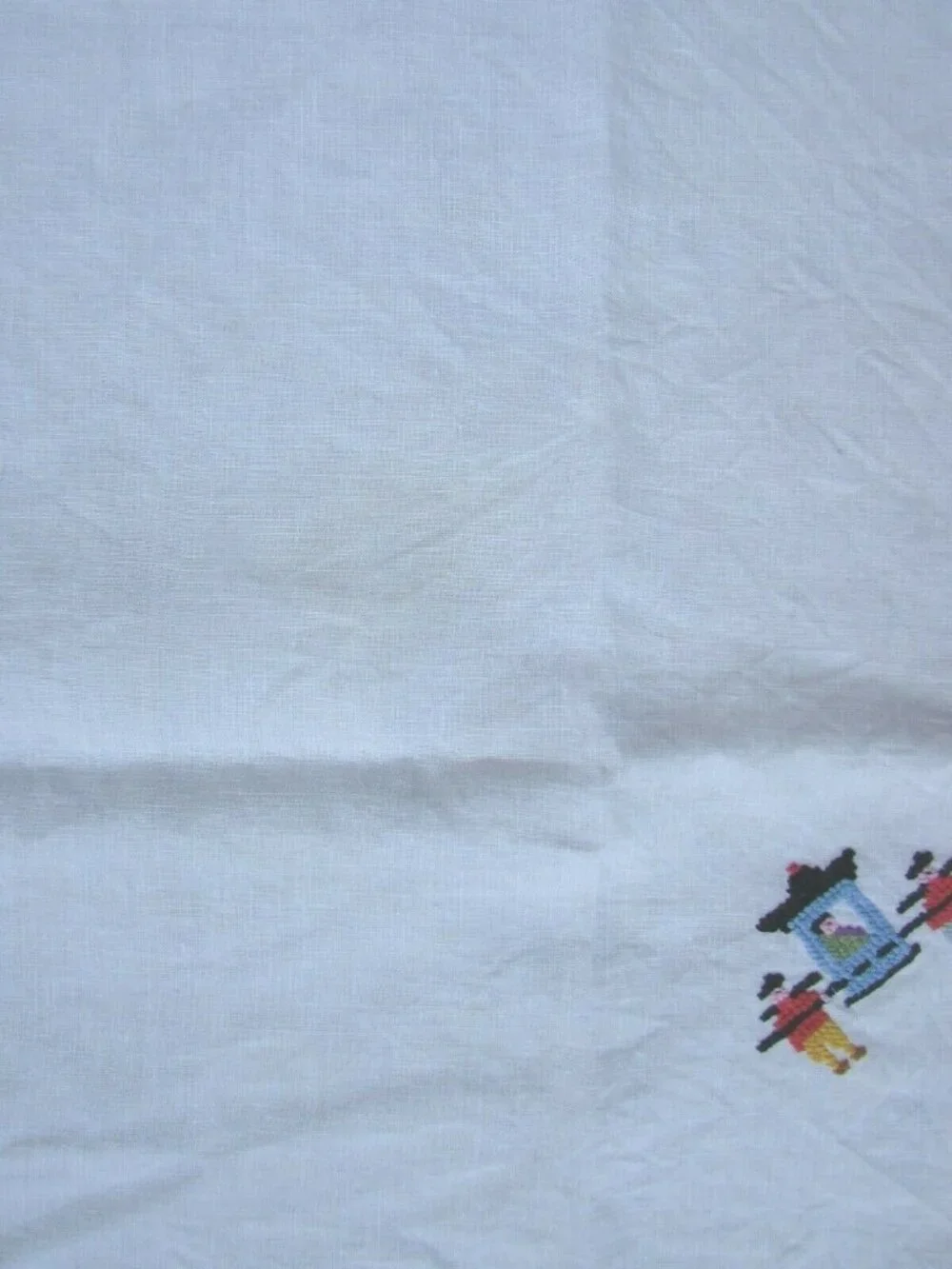 Vintage Asian Geisha Embroidered Table Cloth Card Tablecloth 46192